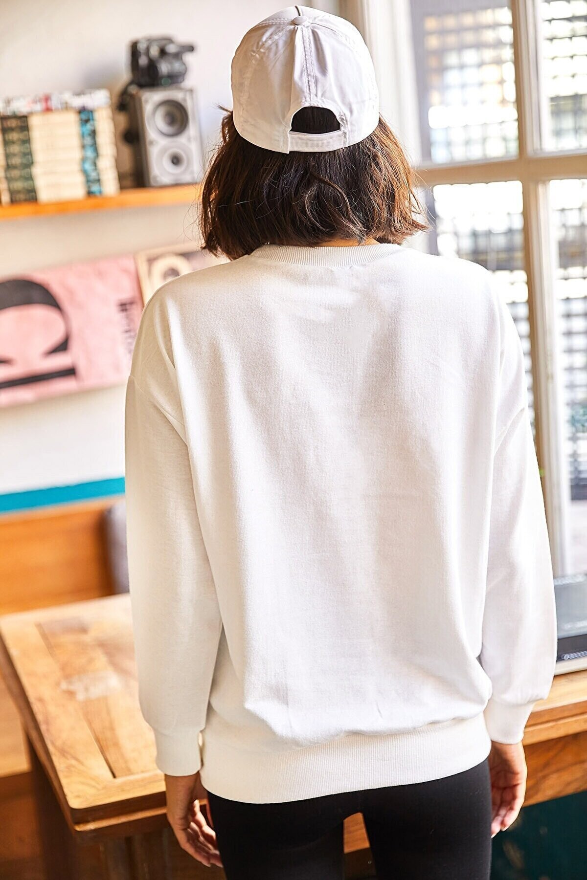 Bisiklet Yaka Eteği Yırtmaçlı Basic Sweatshirt