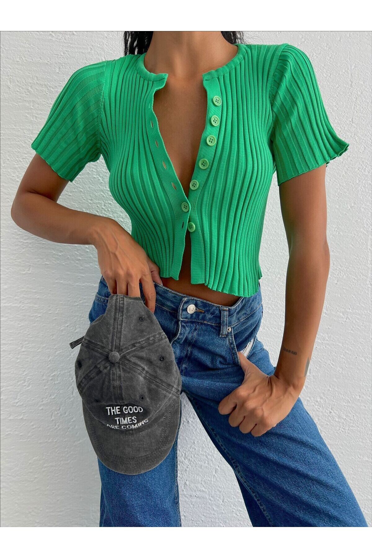 Düğmeli Triko Crop