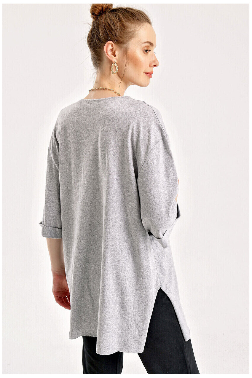 Kol Katlı Yırtmaçlı Salaş T-Shirt