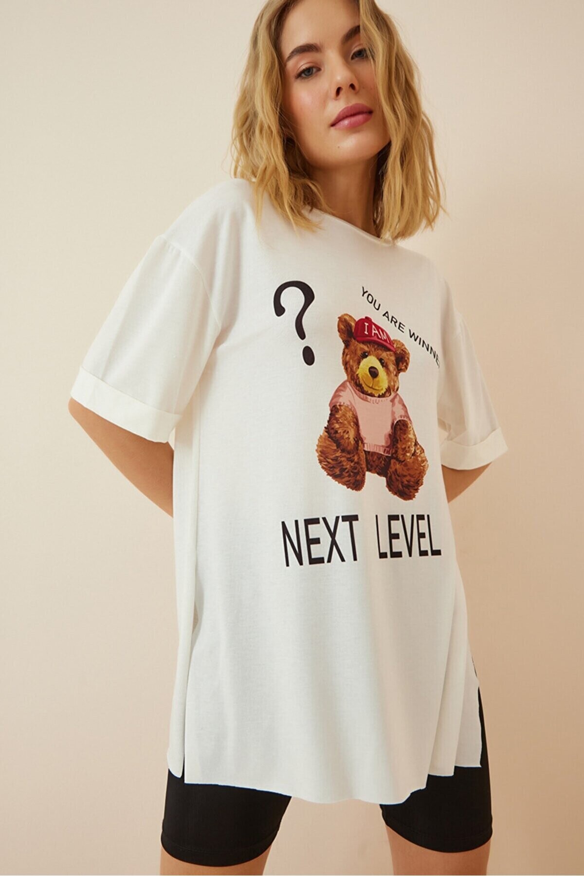 Yandan Yirtmaçli Baskılı T-shirt
