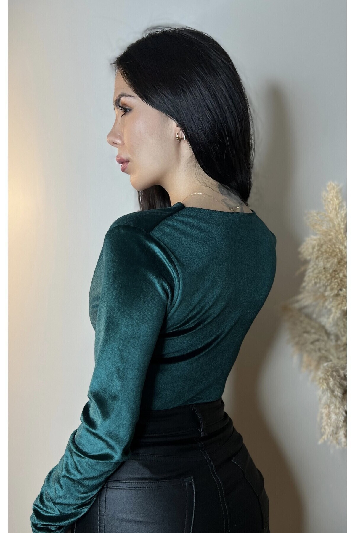 Degaje Yaka Çıtçıtlı Kadife Bodysuit