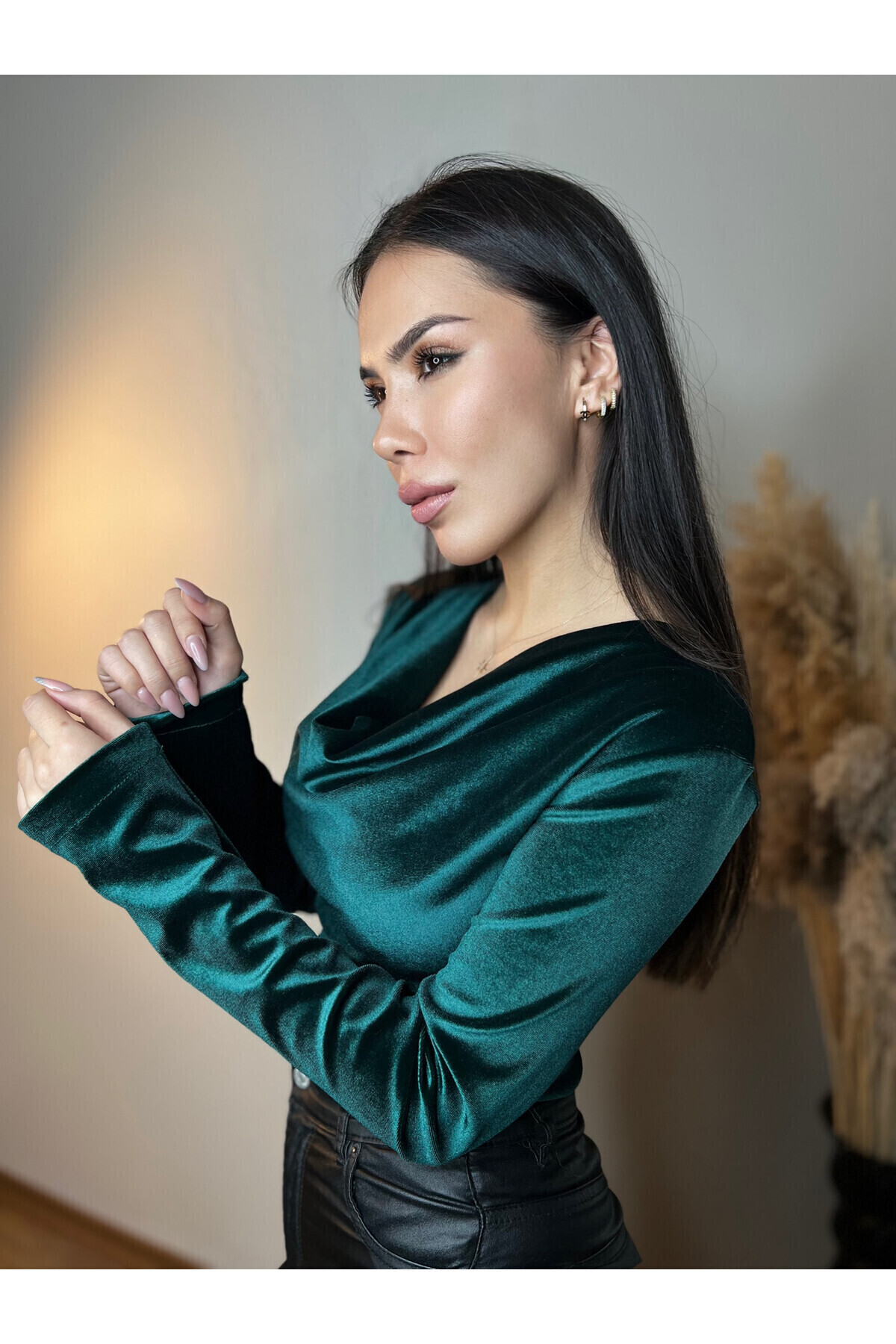 Degaje Yaka Çıtçıtlı Kadife Bodysuit