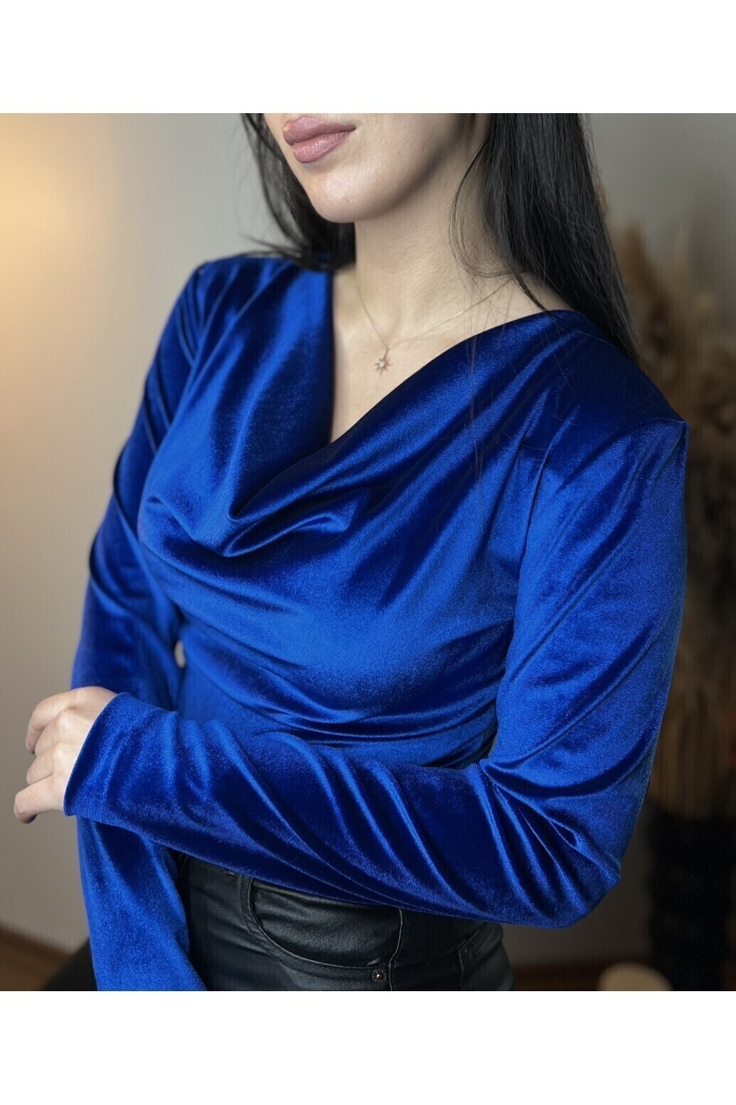 Degaje Yaka Çıtçıtlı Kadife Bodysuit