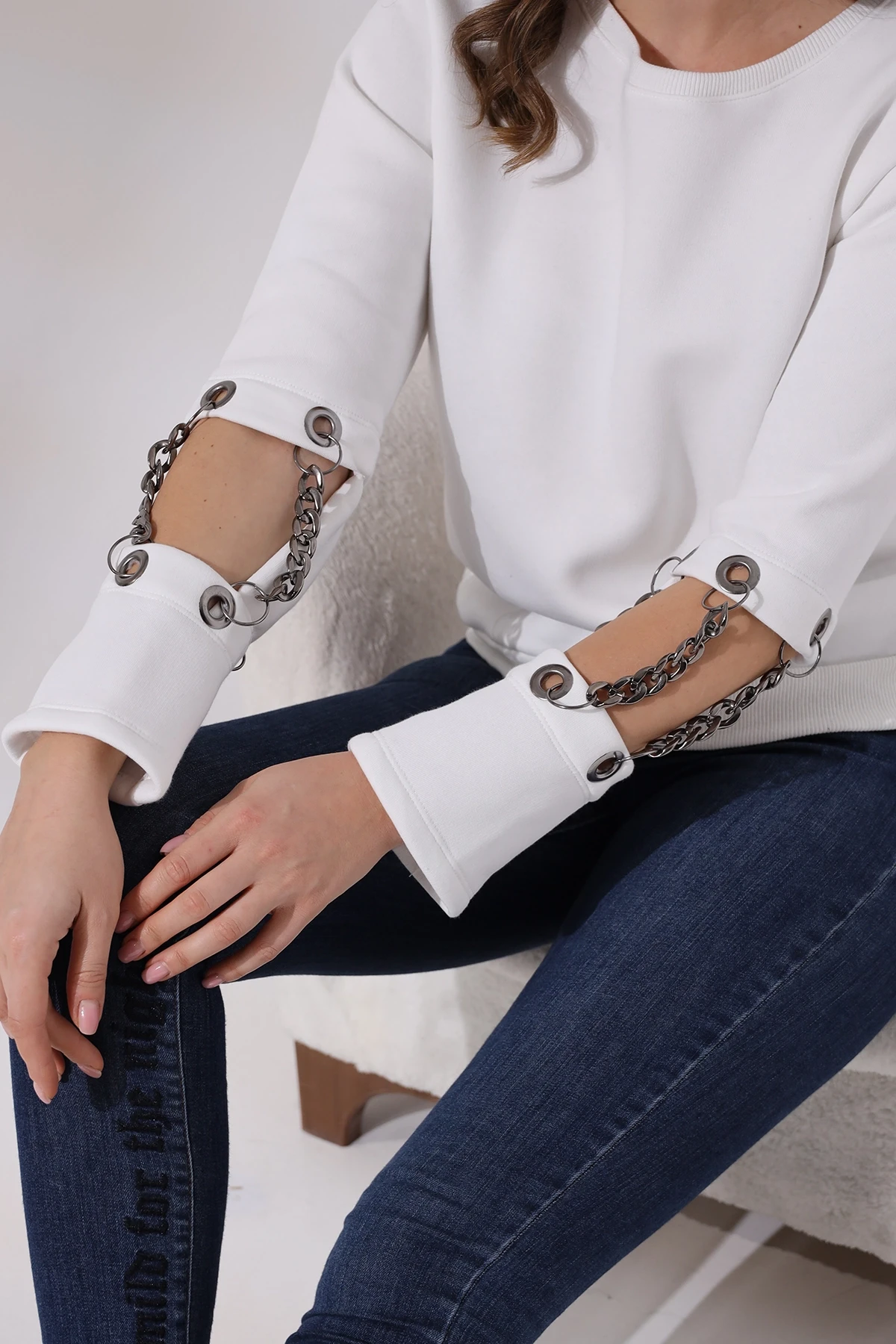 Kol Zincir Detay 3 İplik Sweatshirt