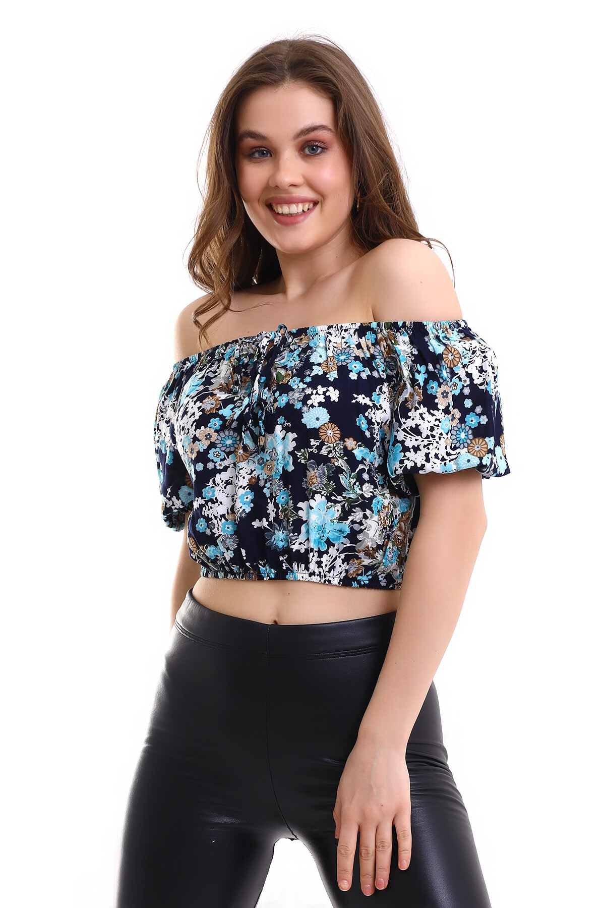 Madonna Yaka Desenli Crop Bluz