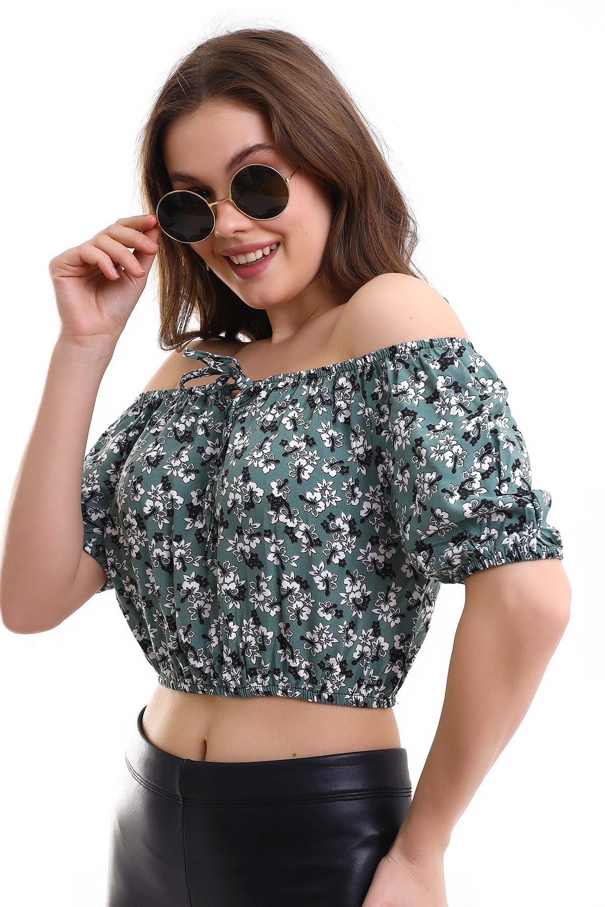 Madonna Yaka Desenli Crop Bluz