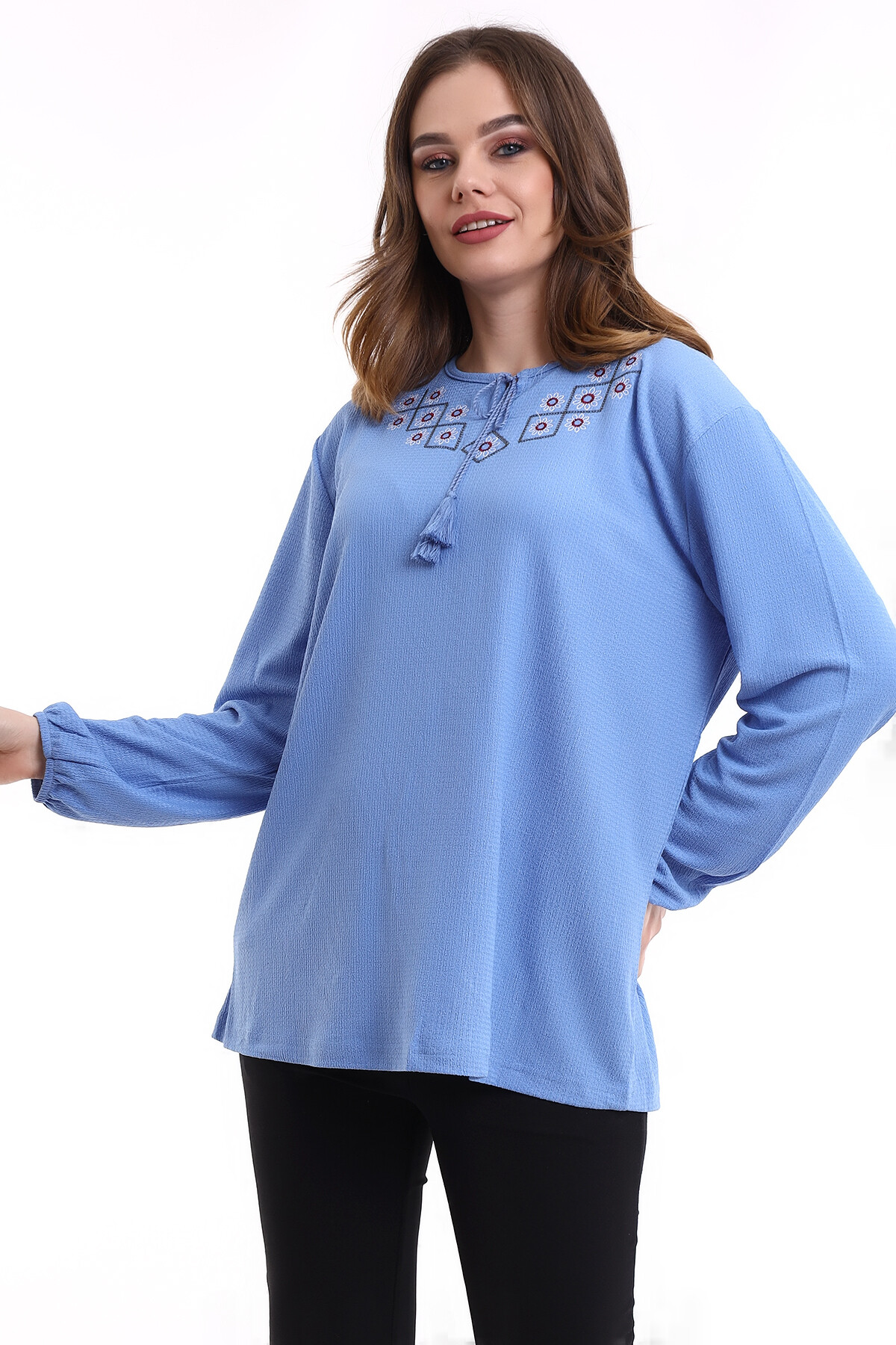 Nakış Detaylı Bluz