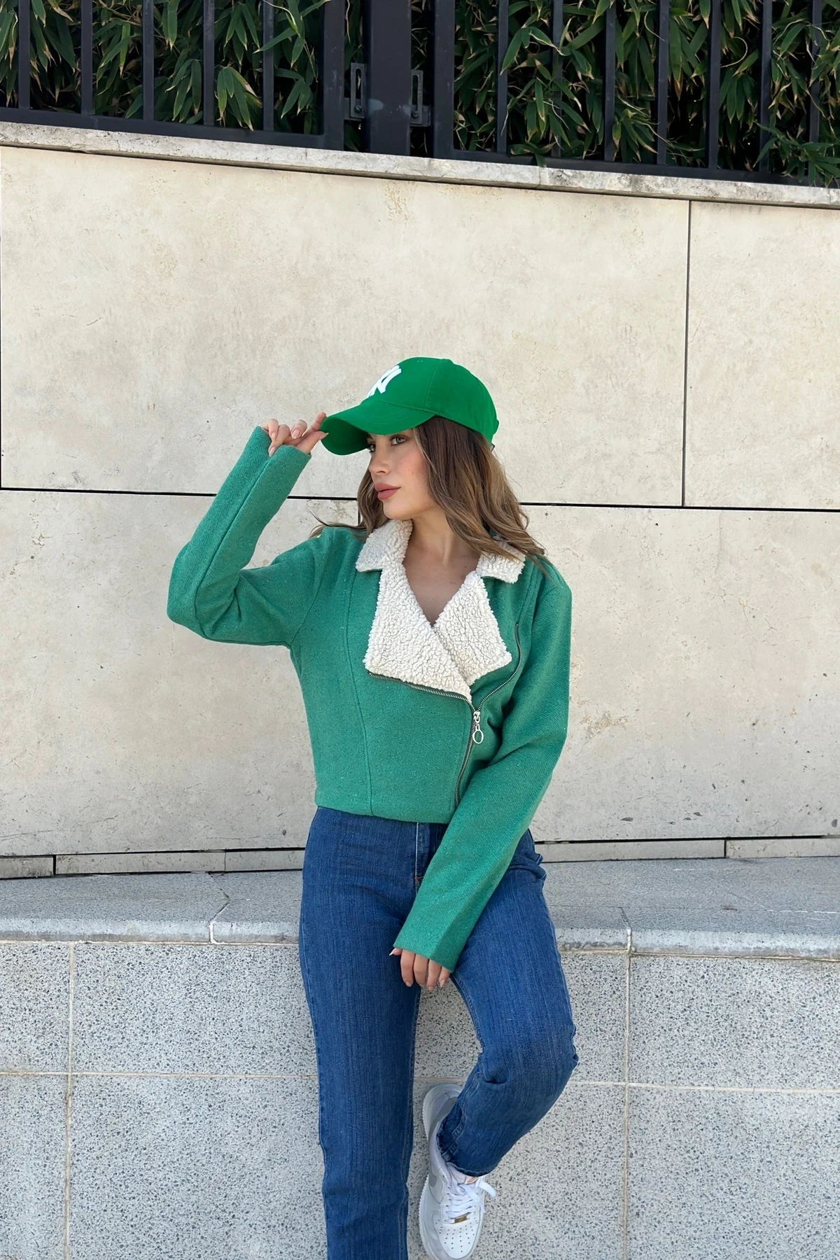 Yakası Peluş Crop Biker Ceket