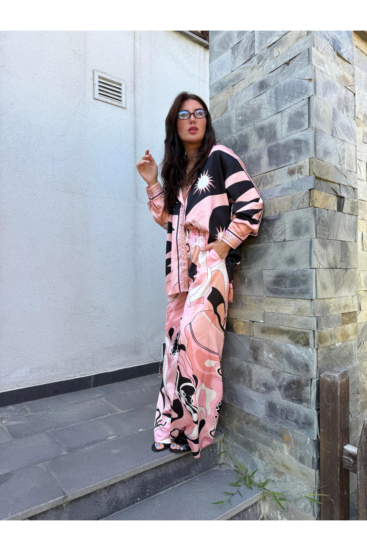 Beli Lastikli Tasarım Desen Saten Takım