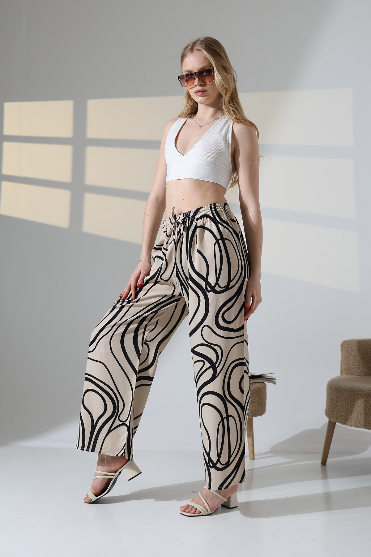 Viskon Bol Paça Bej Desenli Pantalon