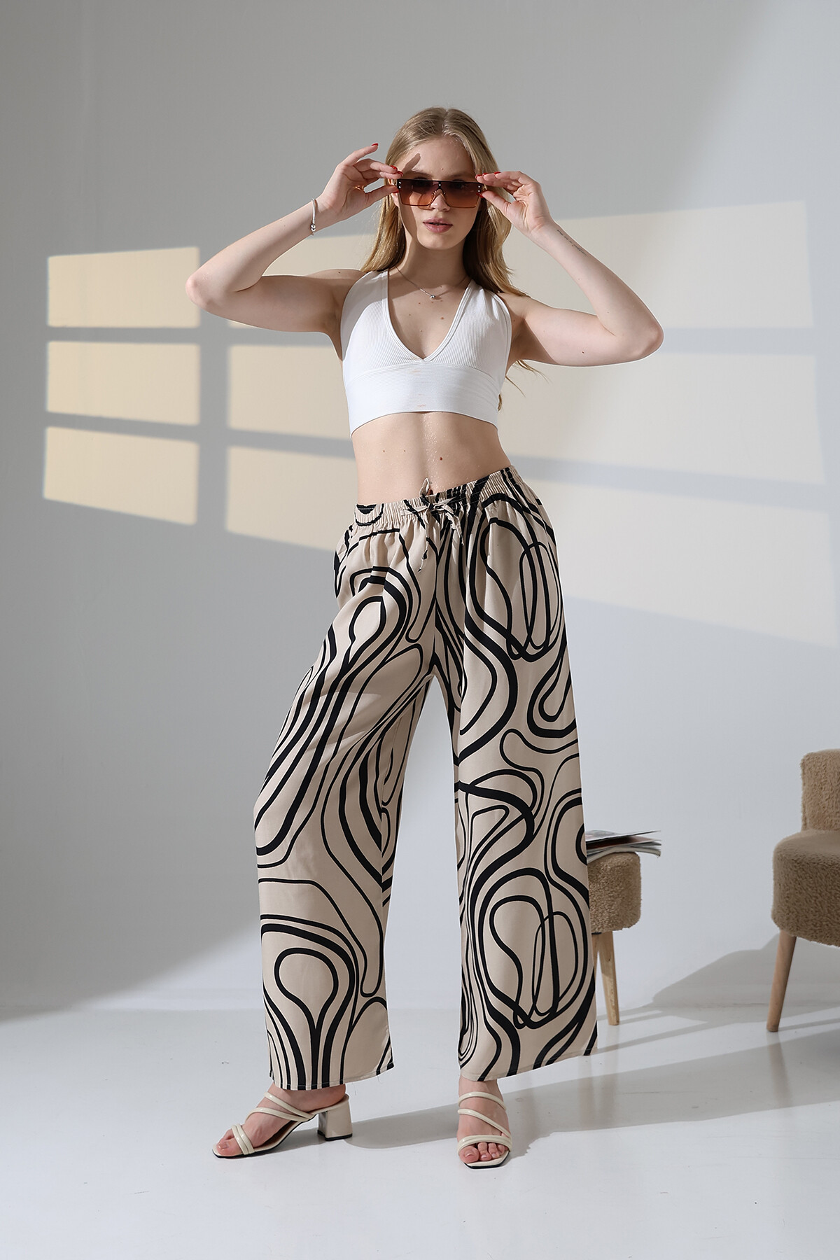 Viskon Bol Paça Bej Desenli Pantalon