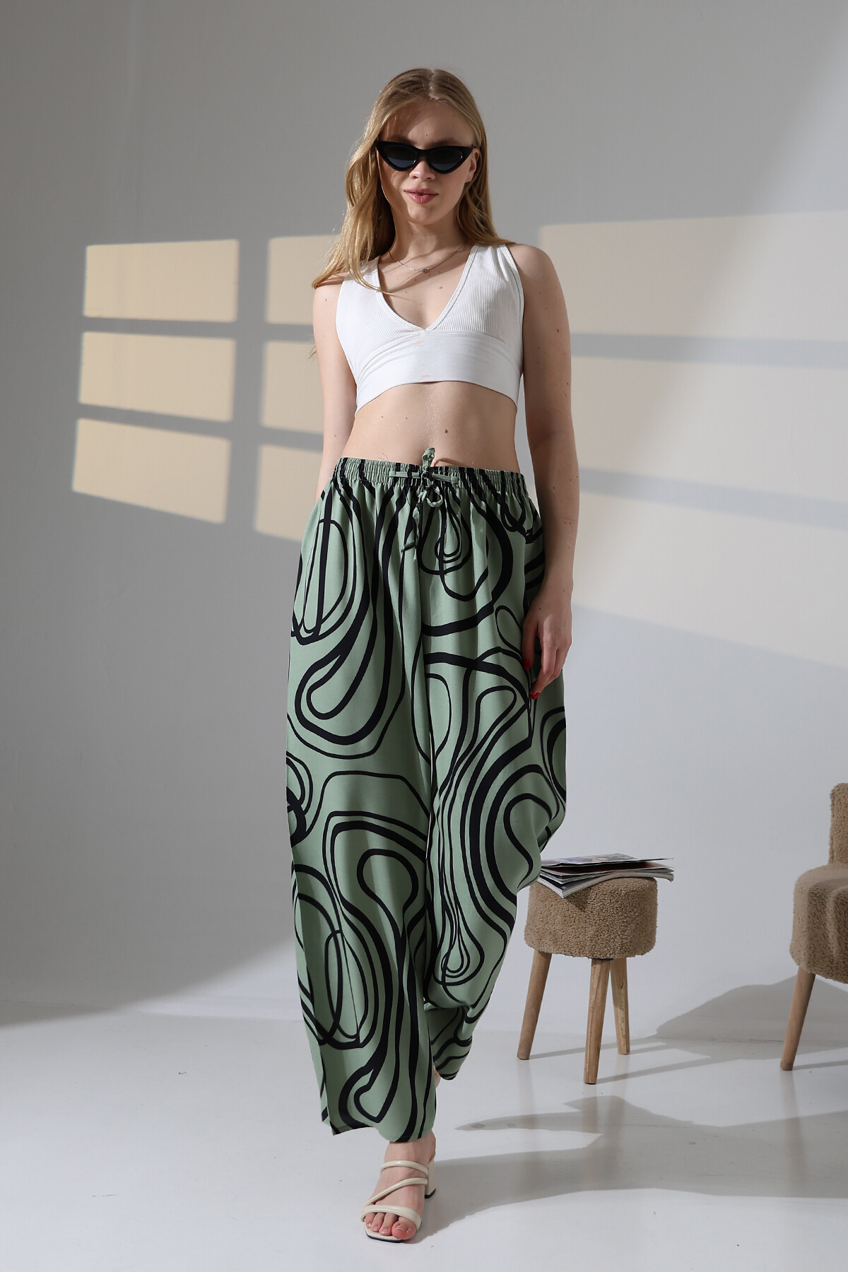 Viskon Bol Paça Yeşil Desenli Pantalon