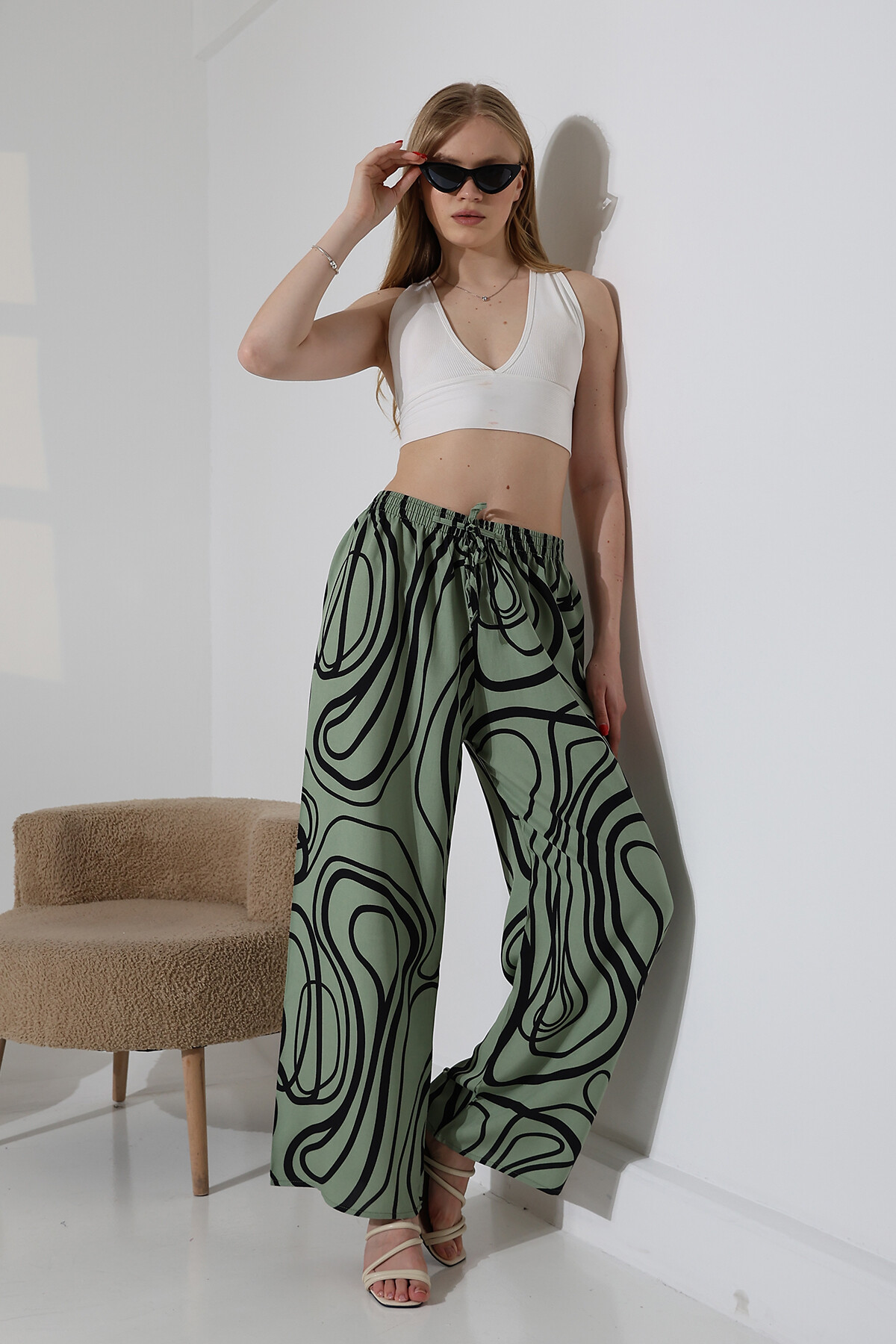 Viskon Bol Paça Yeşil Desenli Pantalon