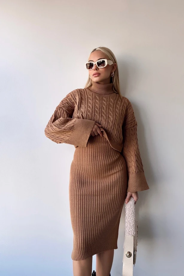 Boğazlı Crop Kazak Triko Elbise Takım