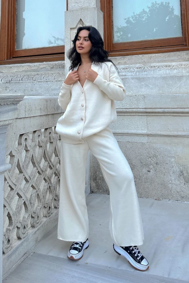 Düğme Detay İkili Triko Takım