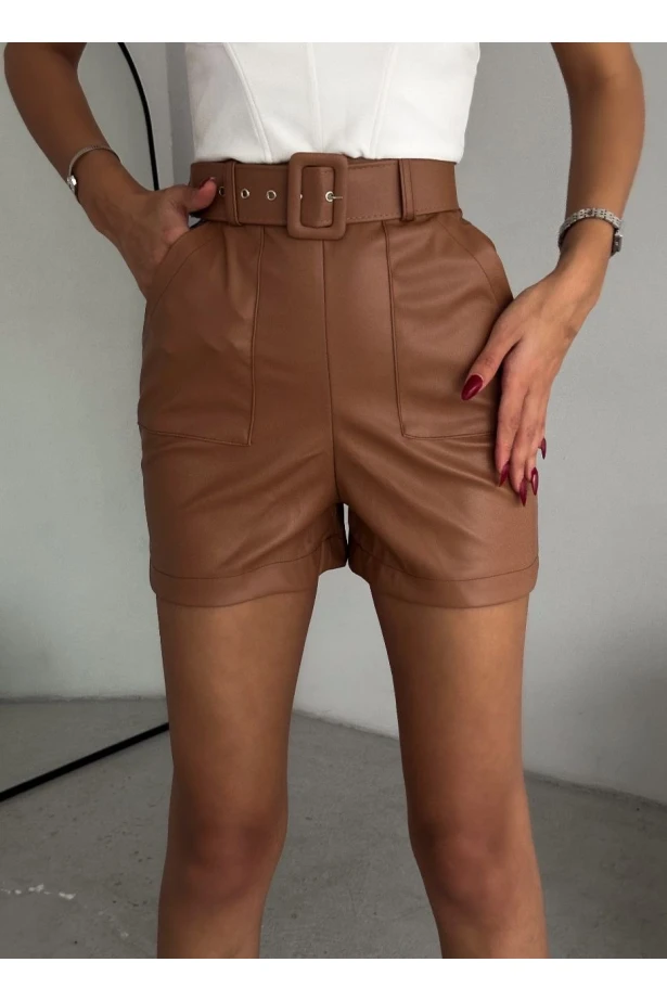 Yüksek Bel Şardonlu Kemerli Deri Şort