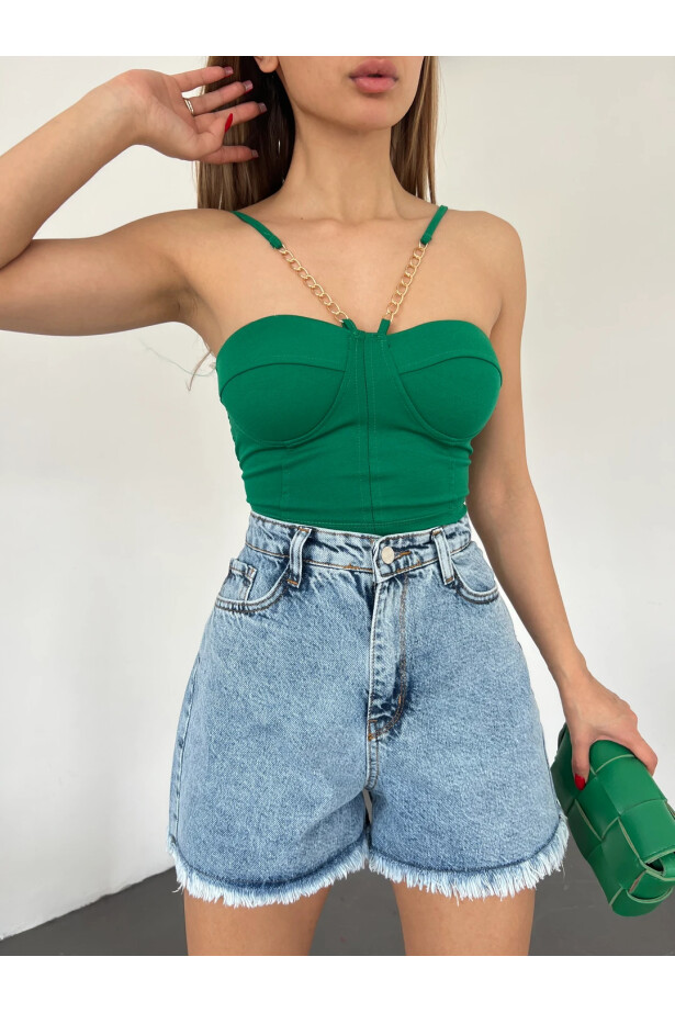 Paçası Püsküllü Yıkamalı Denim Şort