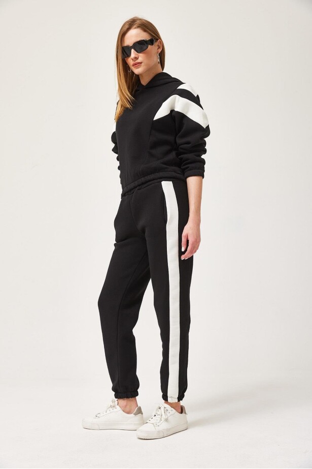 Siyah Renk Bloklu Eşofman Takımı