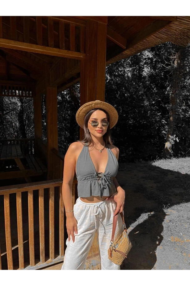 Boyundan Bağlamalı Sırtı Açık Keten Bluz