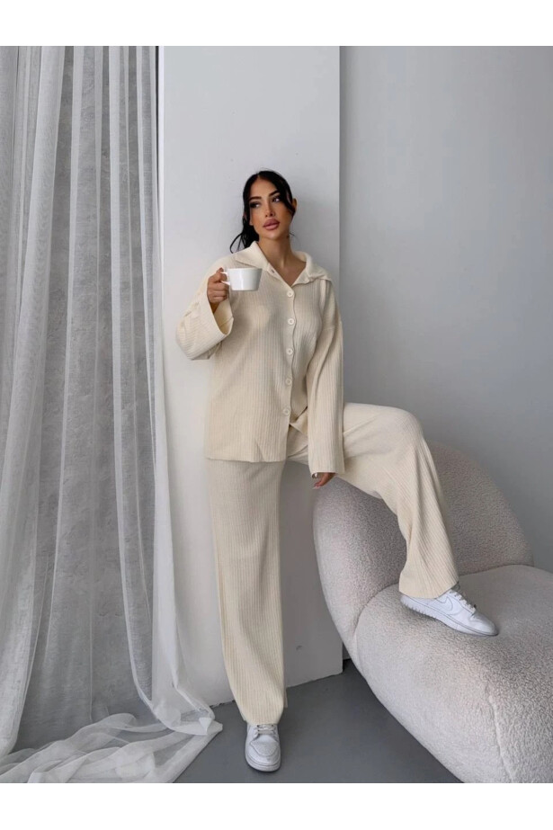 Düğmeli Ceket Yaka Triko Takım Ekru