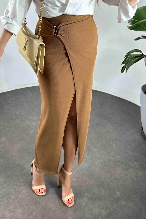 Fitilli Metal Toka Detay Yırtmaçlı Etek Kahverengi